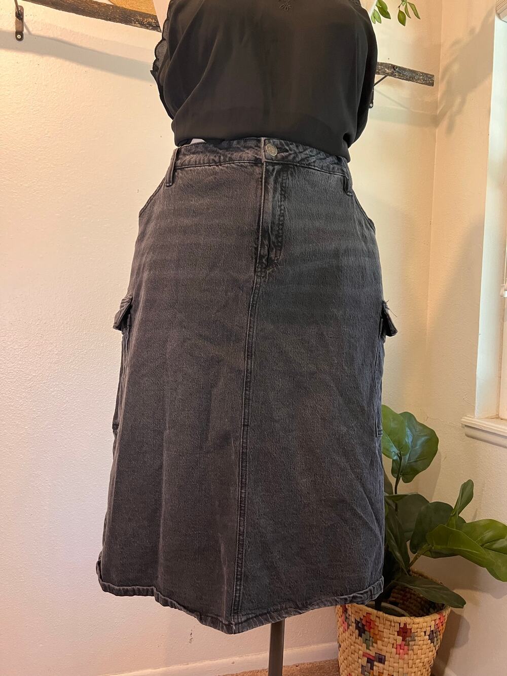 Ava & VIv Gray Black Cotton Stretch Denim Cargo Midi Skirt Size 26 4X Plus